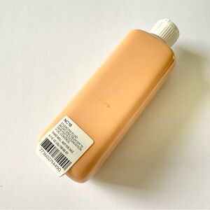 MAC Studio Fix Foundation NC18